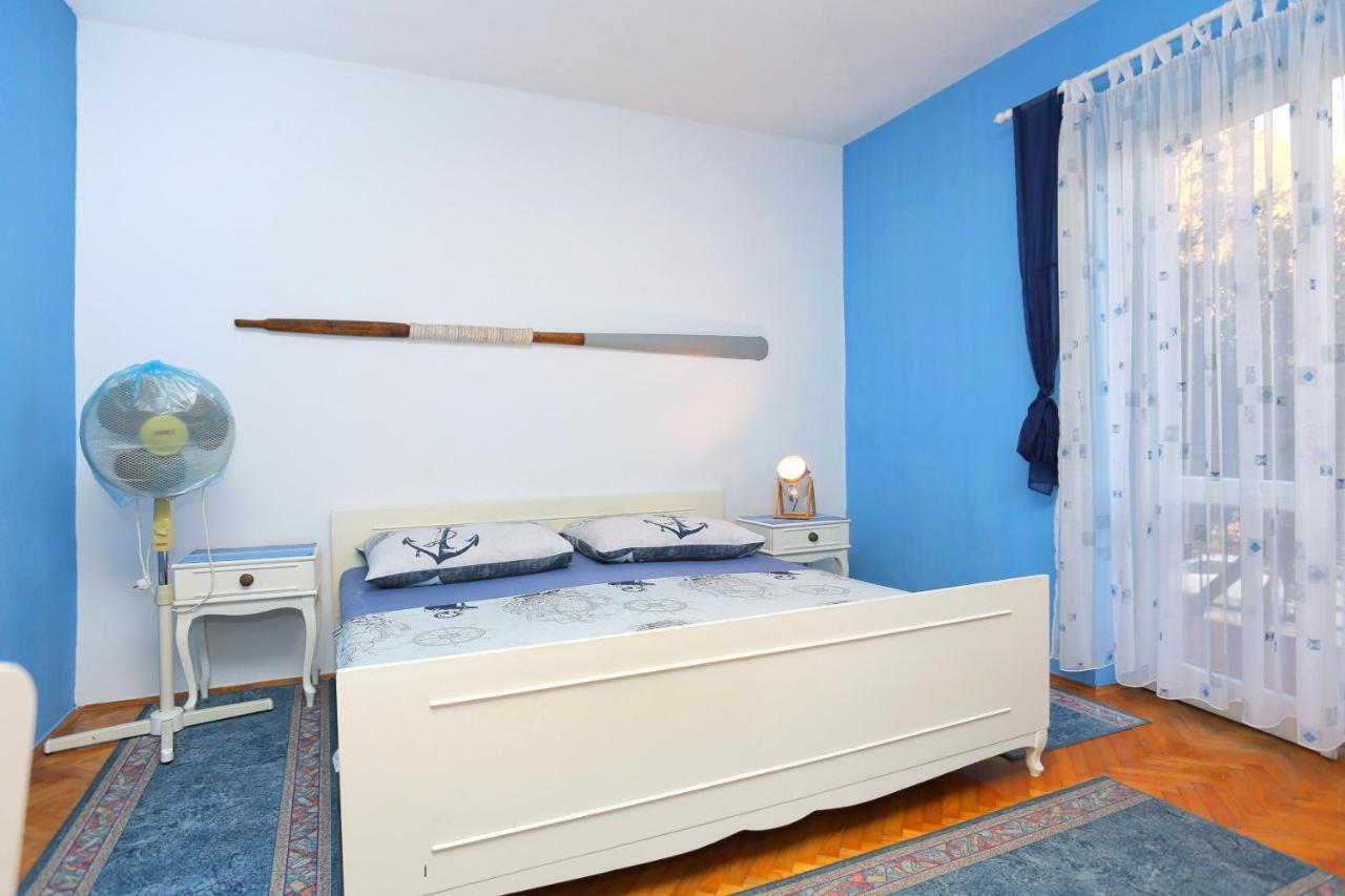 Apartments And Rooms With Parking Space Makarska - 18028 Exterior photo